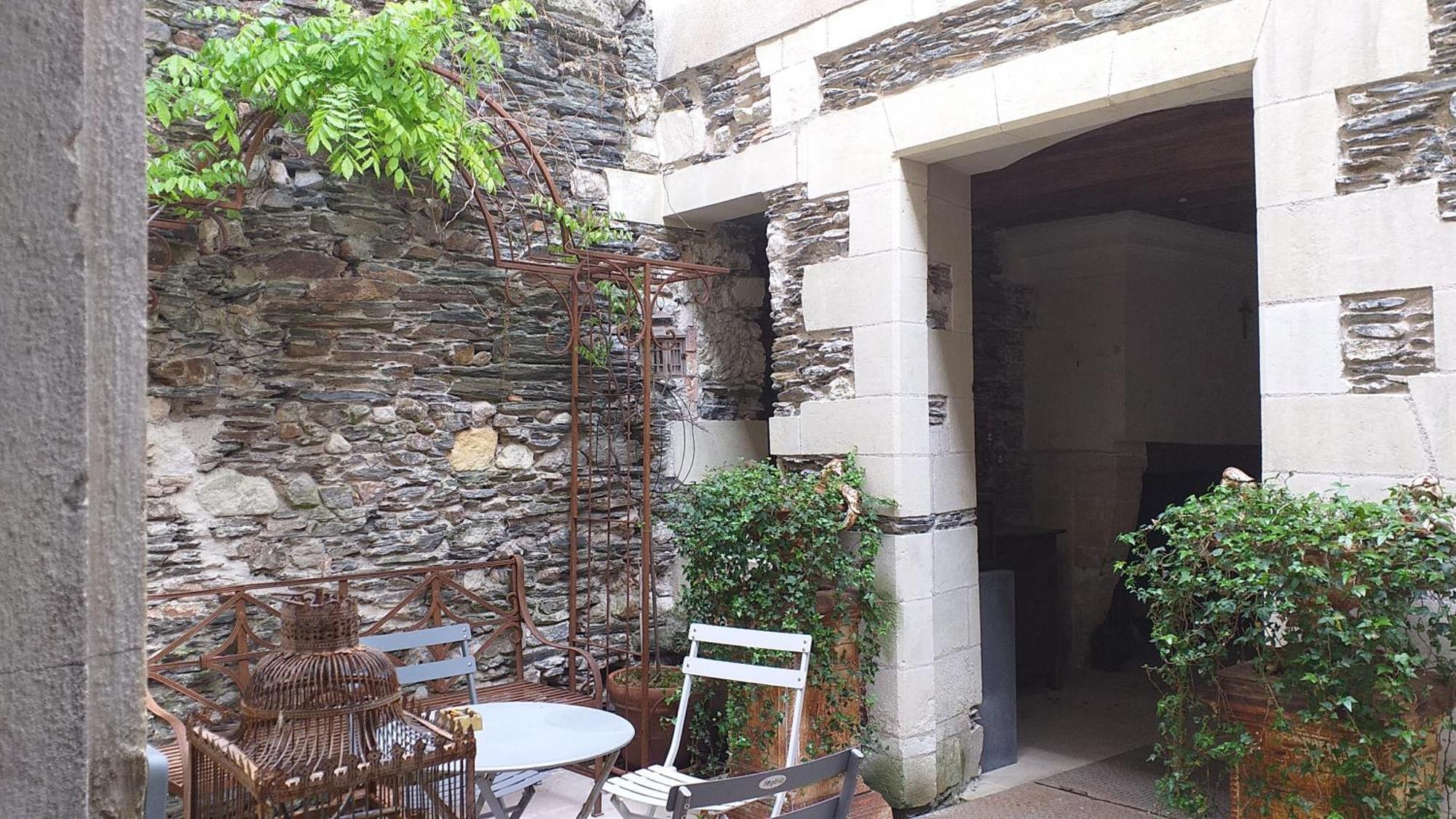 2 Pieces Et Jardin Hyper Centre